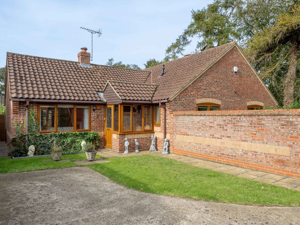 3 bed detached bungalow for sale in Rowan Way, Holt NR25, £525,000 Zoopla