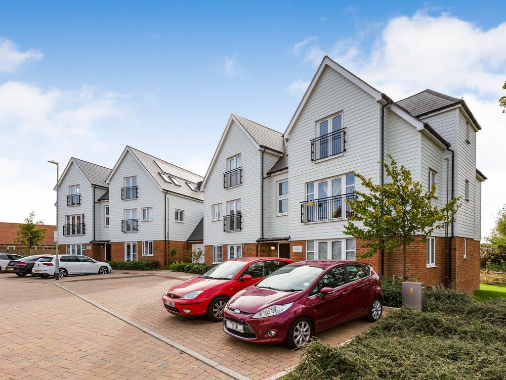 2 bed flat for sale in Duncalf Road, Tunbridge Wells TN2, £102,400 Zoopla
