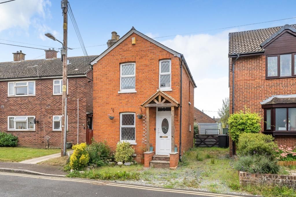 2 bed detached house for sale in Thatcham, Berkshire RG19, £335,000