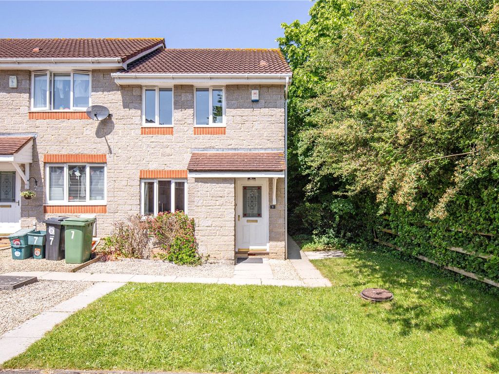 2 bed end terrace house for sale in Bampton Croft, Emersons Green