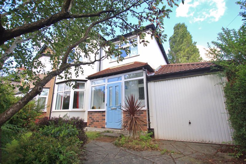 4 bed semidetached house for sale in Edale Road, Mossley Hill