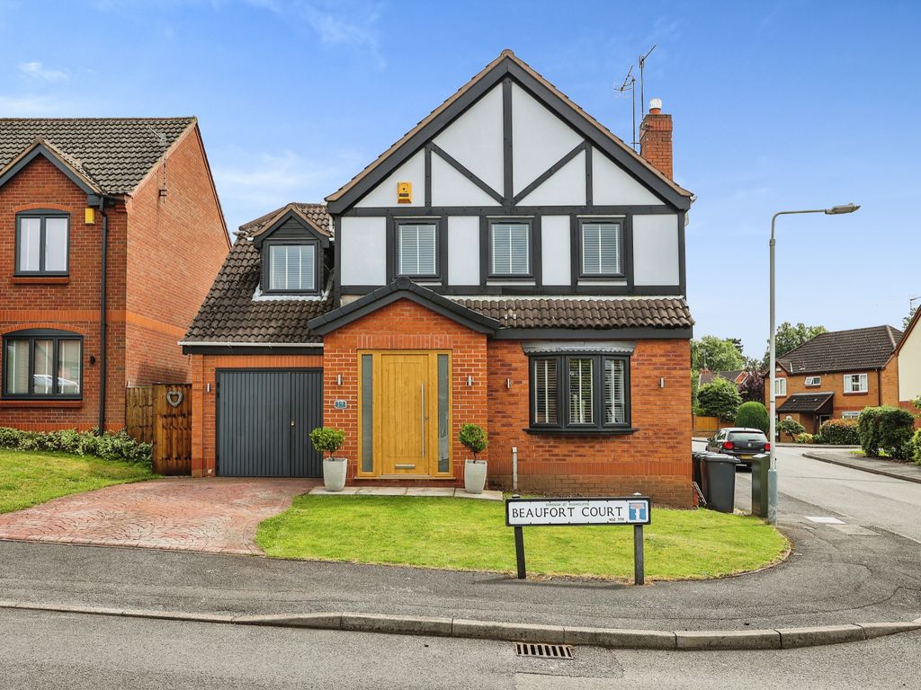 4 bed detached house for sale in Beaufort Court, West Bridgford