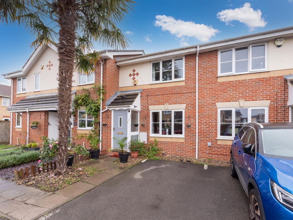 2 bed terraced house for sale in Palace Close, Cippenham, Slough SL1, £