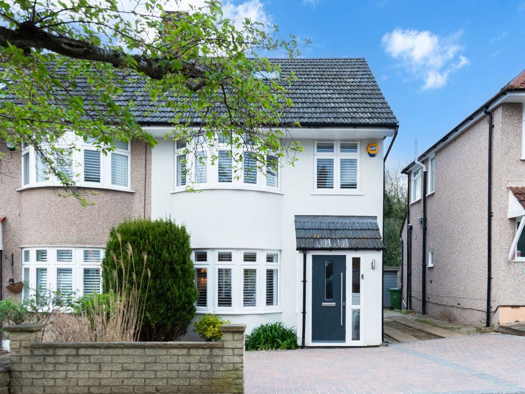 4 bed semidetached house for sale in Oakdene Avenue, Chislehurst, Kent