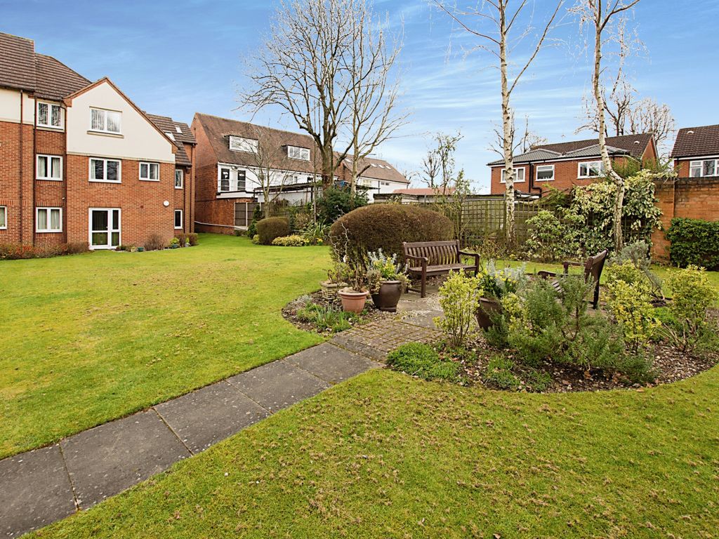 1 bed flat for sale in Stratford Road, Hall Green, Birmingham, West