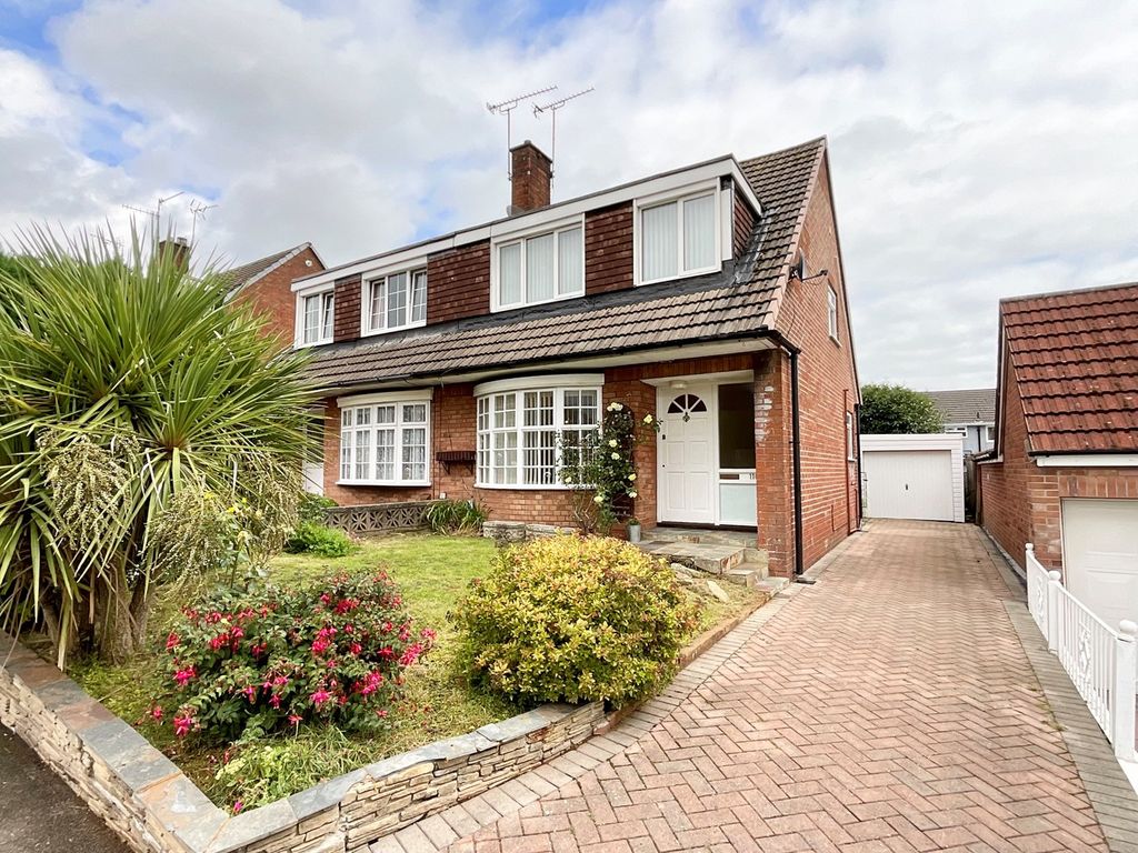 3 bed semidetached house for sale in Larch Grove, Newport NP20, £