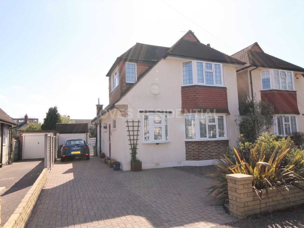 4 bed linkdetached house for sale in Cromwell Avenue, New Malden KT3 Zoopla