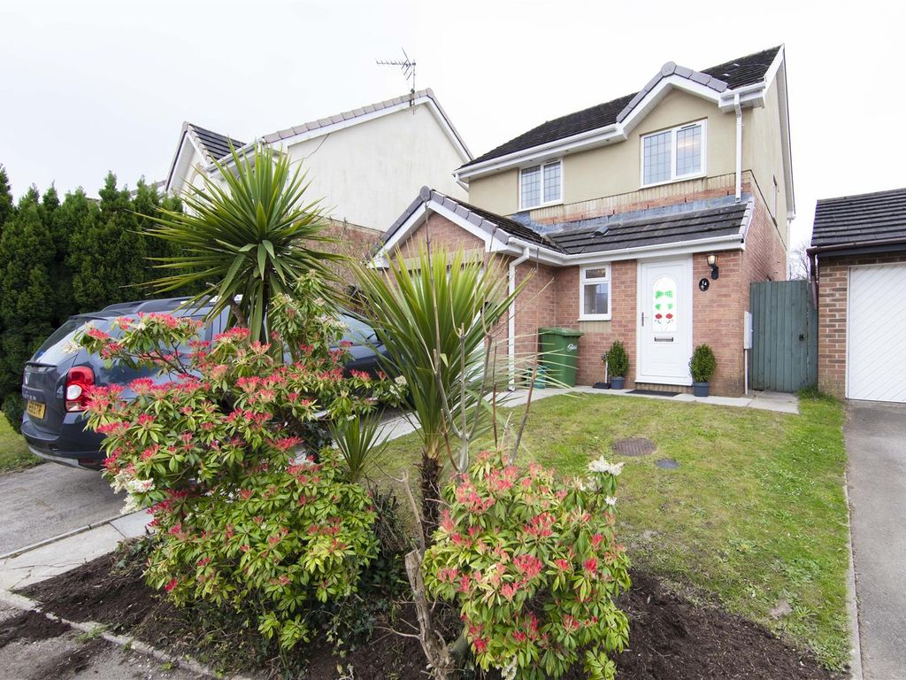 3 bed detached house for sale in Tyn Y Waun Road, Machen, Caerphilly