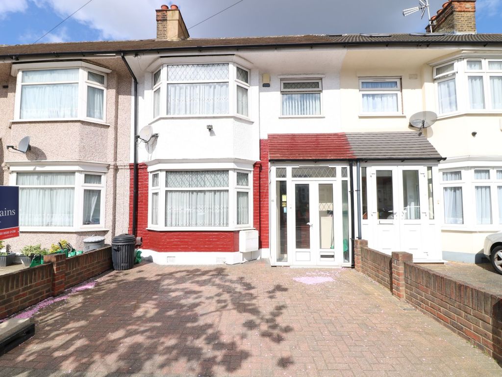 3 bed terraced house for sale in Yoxley Drive, Ilford IG2 Zoopla
