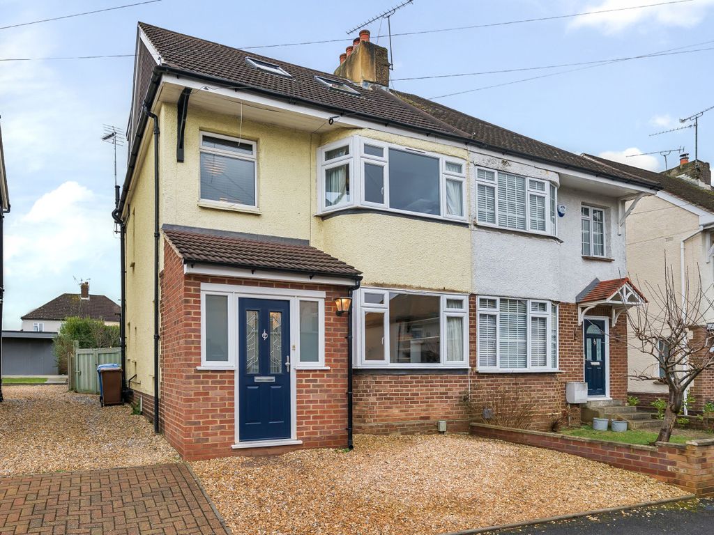 5 bed semidetached house for sale in Jubilee Road, Aldershot