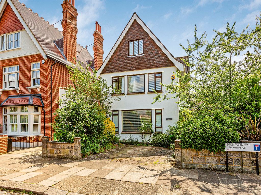 6 bed detached house for sale in Broom Water West, Teddington