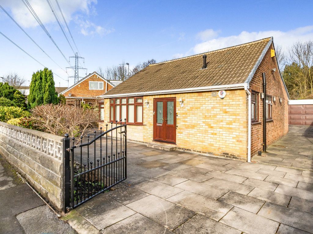 3 bed bungalow for sale in Lingwell Gate Crescent, Wakefield, West