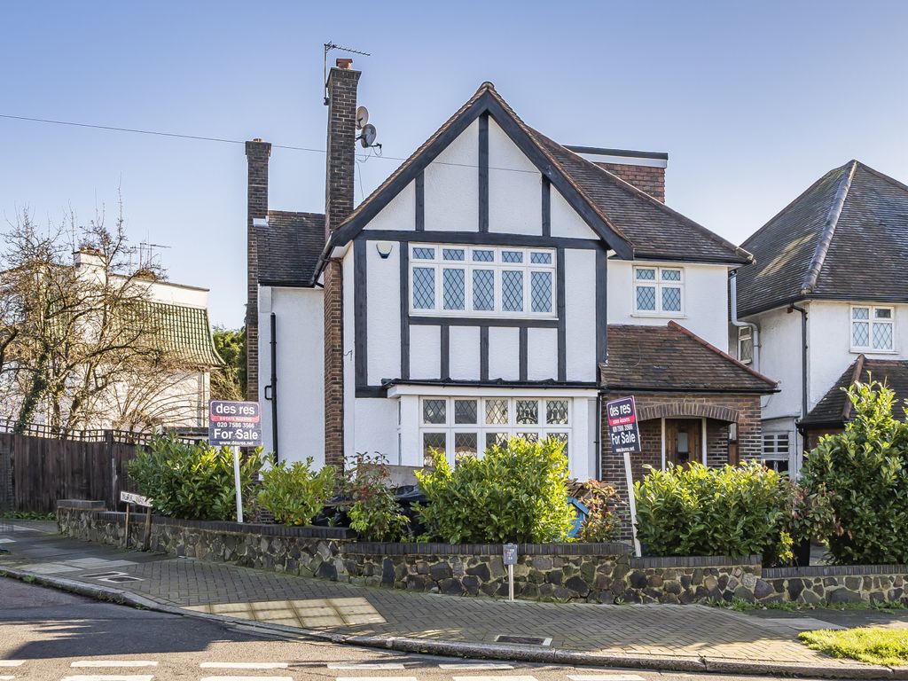 4 bed detached house for sale in Manor Drive, London N20, £1,050,000