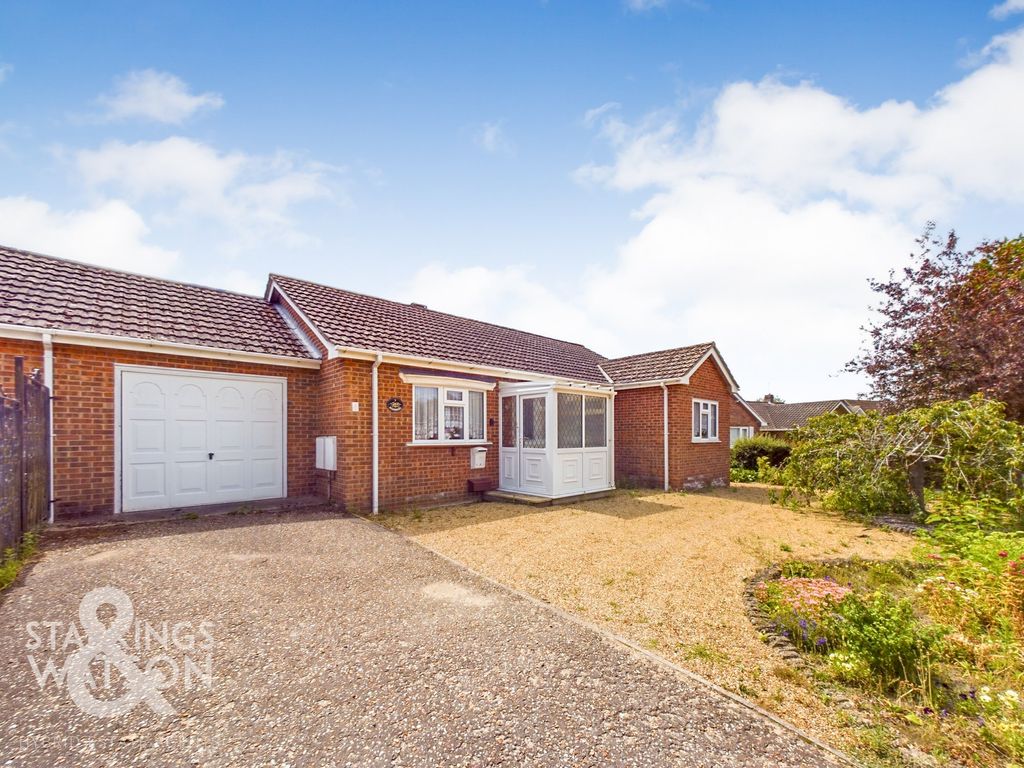 3 bed detached bungalow for sale in Taylors Lane, Old Catton, Norwich