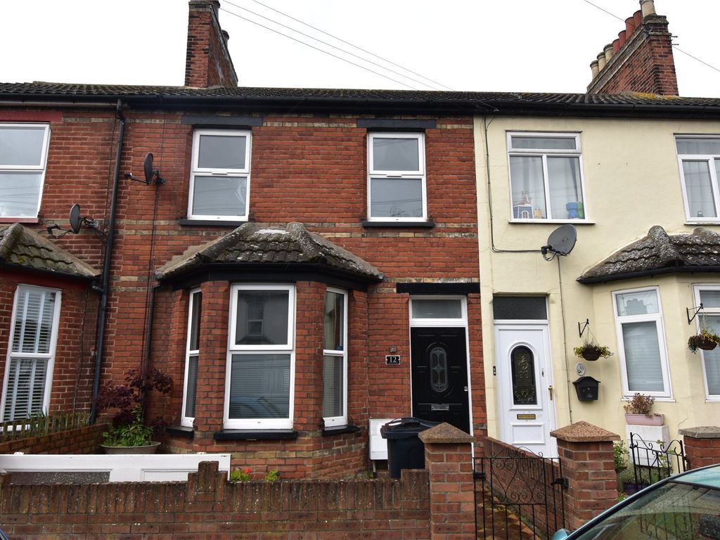 3 bed terraced house to rent in Manor Road, Harwich, Essex CO12, £1,000