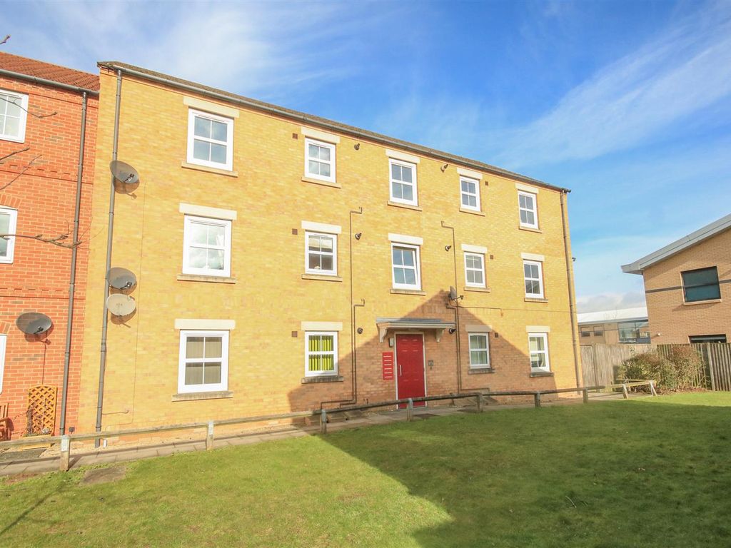 2 bed flat for sale in Lancaster Court, Auckley, Doncaster DN9, £75,995 Zoopla