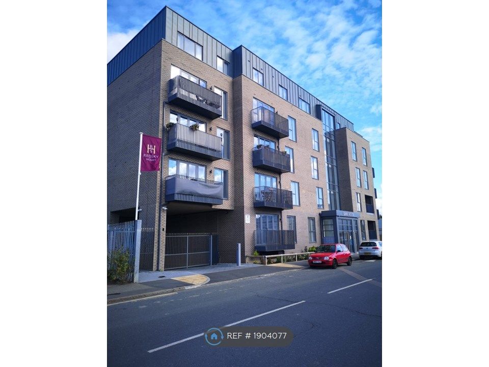1 bed flat to rent in Petersfield Avenue, Slough SL2, £1,500 pcm Zoopla