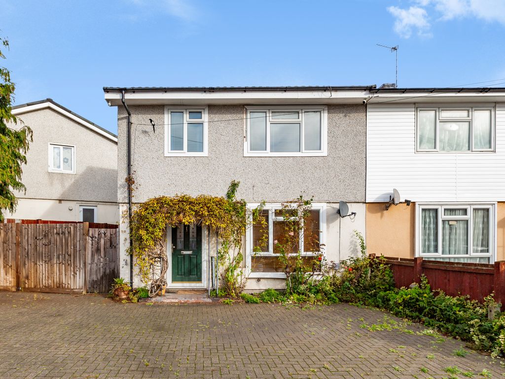 3 bed semidetached house for sale in Halcot Avenue, Bexleyheath DA6, £