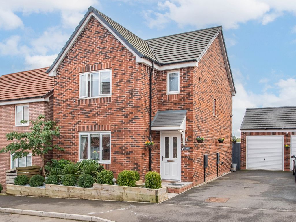 3 bed detached house for sale in Kimcote Street, Brockhill, Redditch