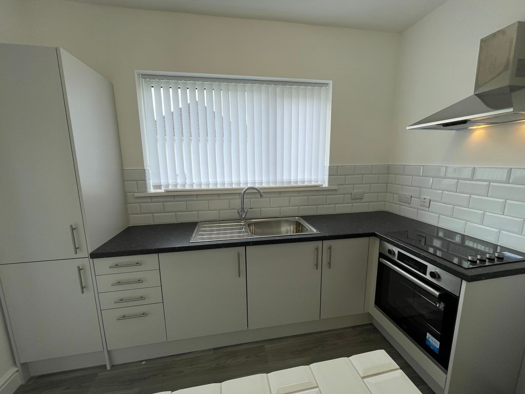 2 bed to rent in New Road, Skewen, Neath SA10, £750 pcm Zoopla