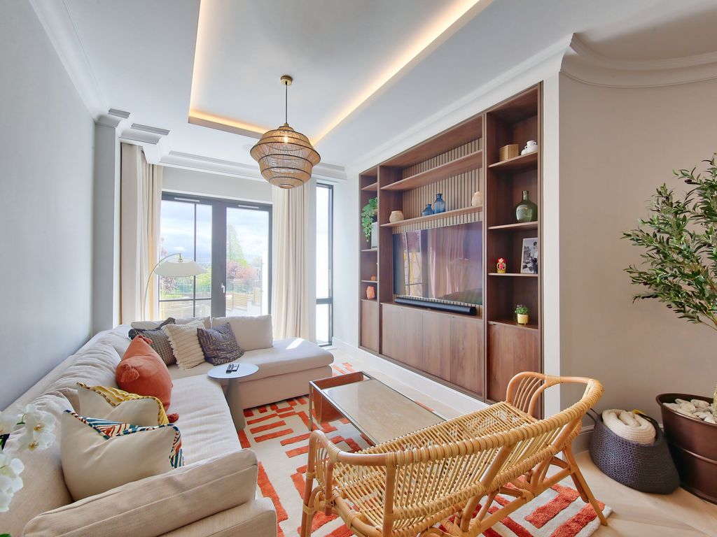 5 bed semidetached house to rent in Cottenham Park Road, London SW20