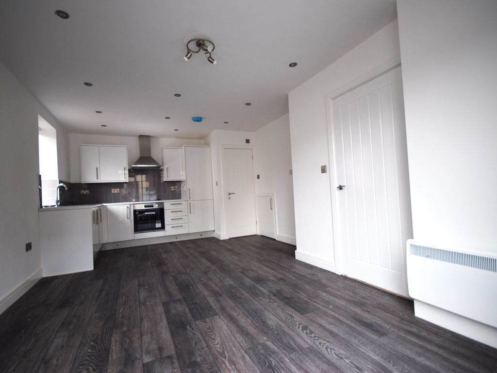 3 bed detached house to rent in Bolsover Road, Sheffield S5, £1,000 pcm