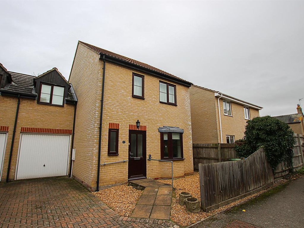 3 bed link detached house for sale in Wisbeach Close, Bottisham