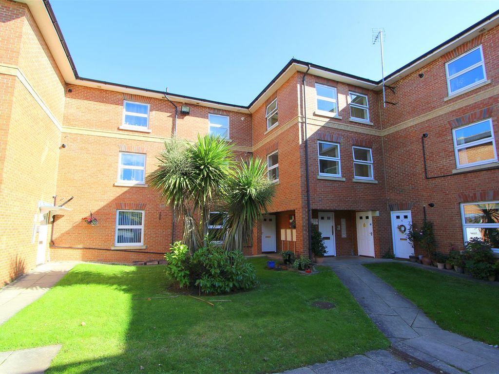 2 bed flat to rent in Uplands Road, Darlington DL3 Zoopla