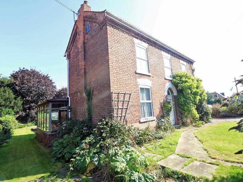 4 bed detached house for sale in West Street, West Butterwick, Scunthorpe DN17, £325,000 Zoopla