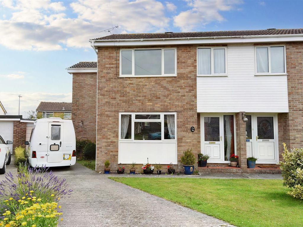 3 bed semidetached house for sale in Meadow Close, Stalbridge