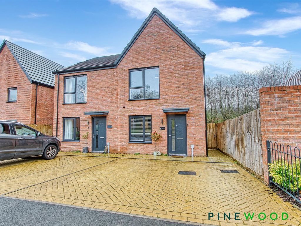 2 bed town house for sale in Woodcote Way, Walton, Chesterfield