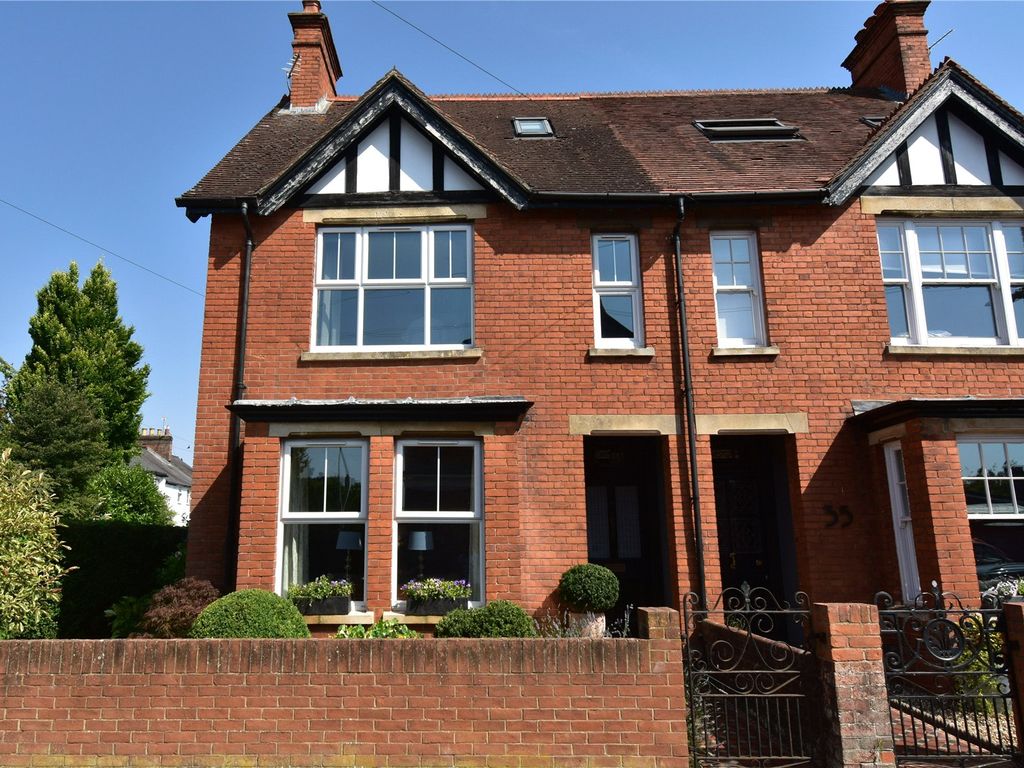 4 bed semidetached house for sale in Berkeley Road, Newbury, Berkshire