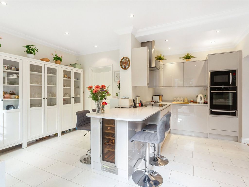 Onslow Gardens, London N21  