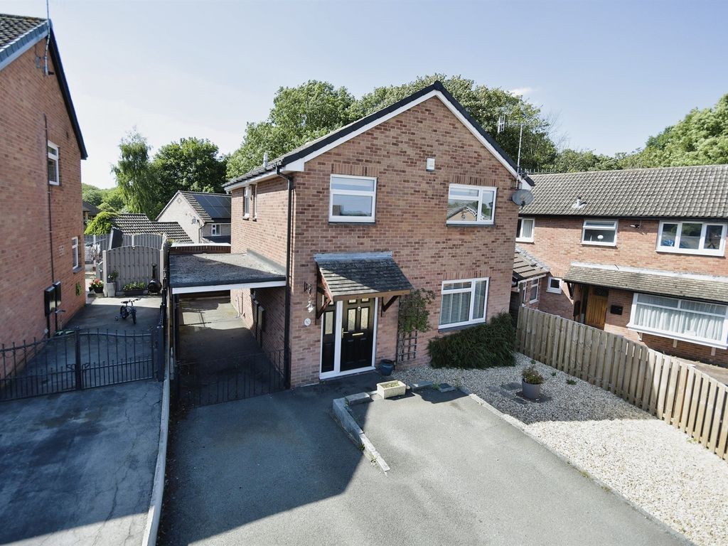 4 bed detached house for sale in Horsley Close, Chesterfield S40, £