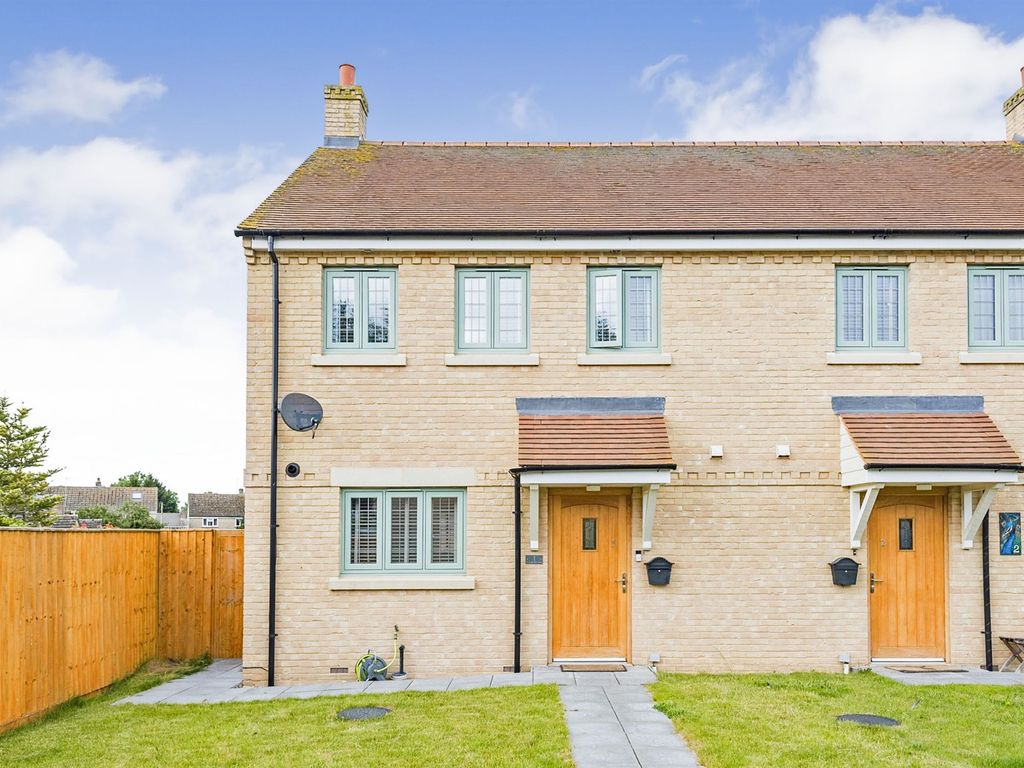 3 bed semidetached house for sale in Woodlands Place, Eynsham, Witney