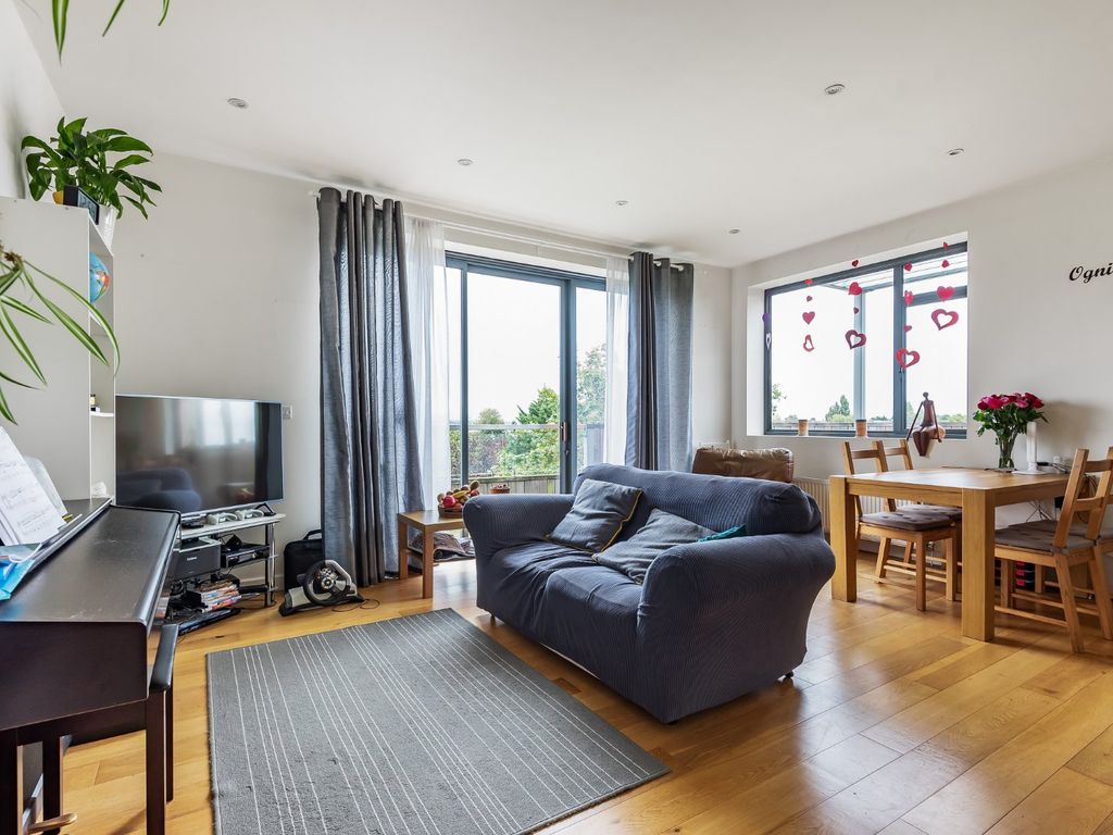 2 bed flat for sale in Kangley Bridge Road, Sydenham, London SE26, £