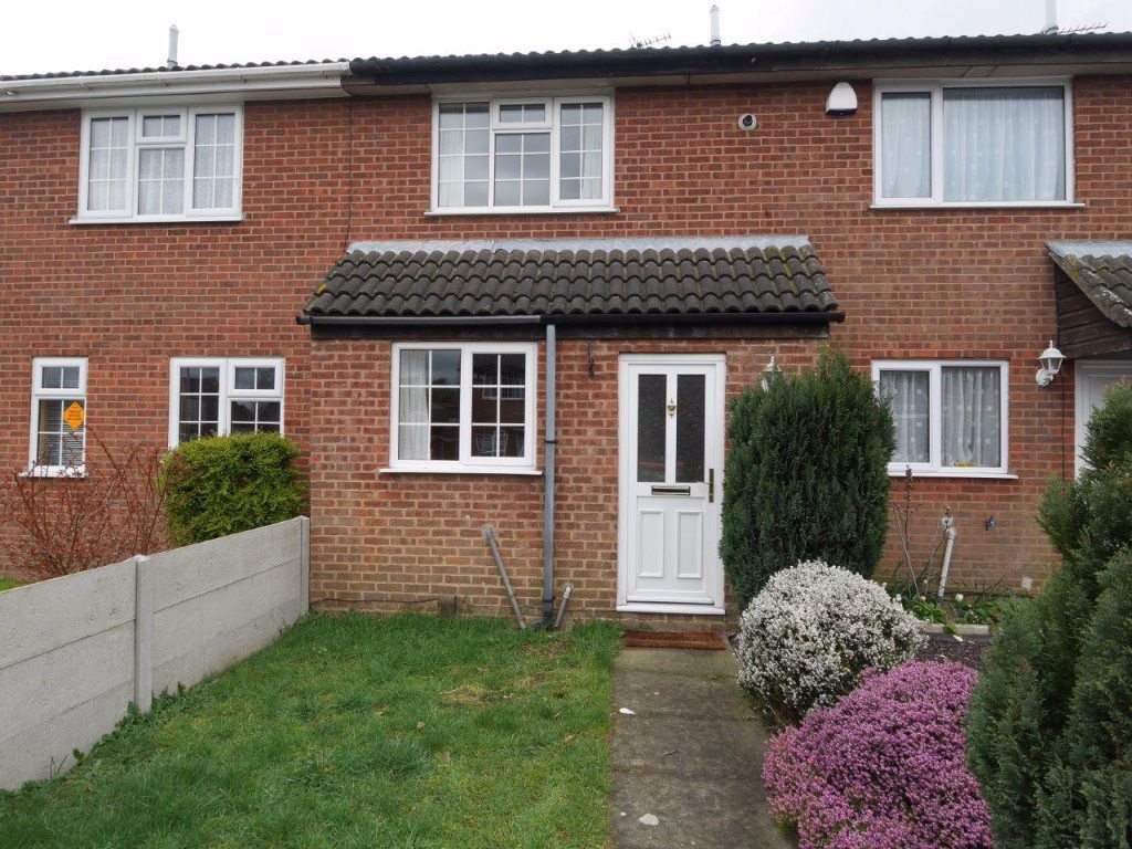2 bed town house to rent in Grange Drive, Burbage, Leicestershire LE10