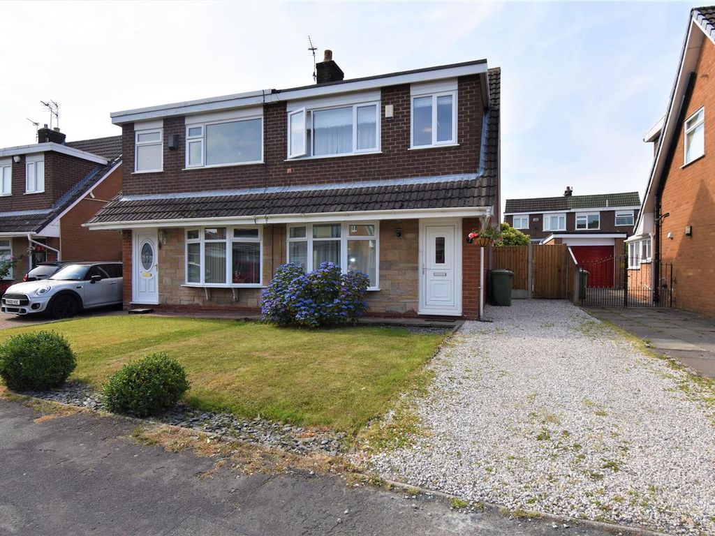 3 bed semidetached house for sale in Haweswater Avenue, Astley M29, £