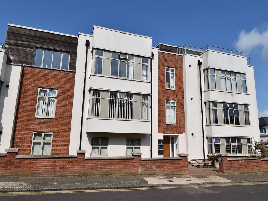 2 bed flat for sale in Fitzroy Road, Tankerton, Whitstable CT5, £