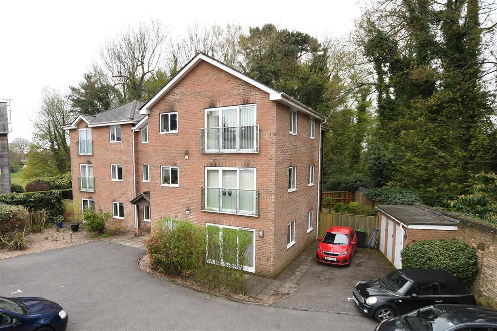 2 bed flat for sale in South Road, Haywards Heath, West Sussex RH16