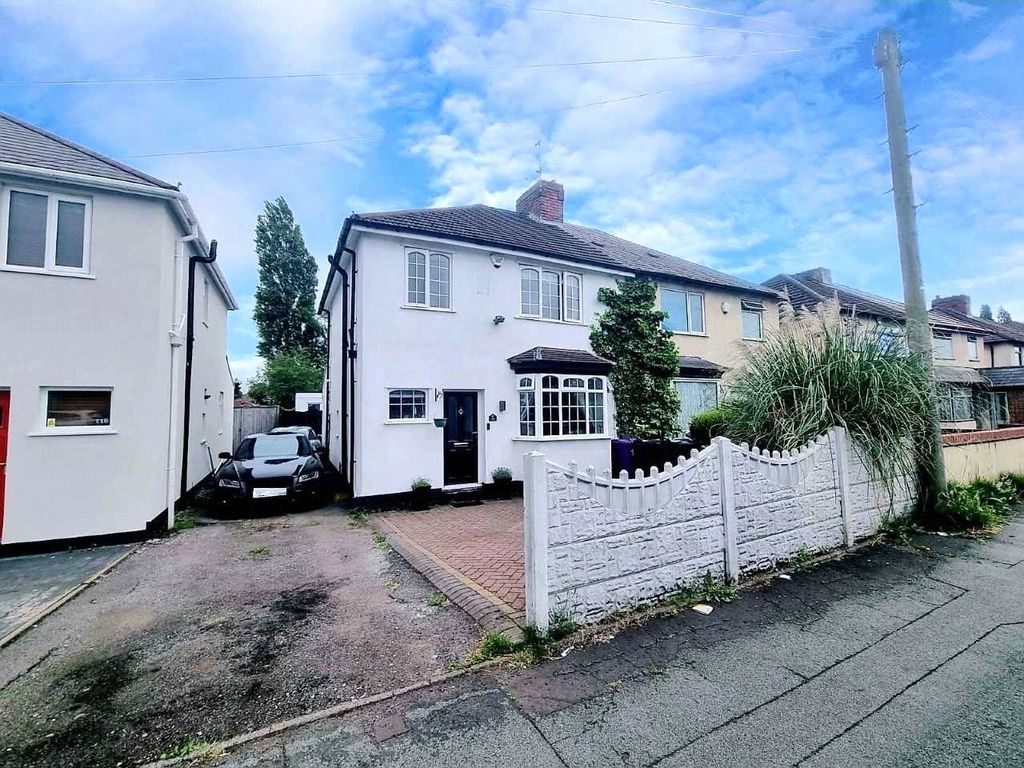 3 bed semidetached house for sale in Cannock Road, Wednesfield