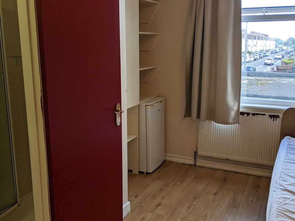 1 bed terraced house to rent in Longbridge Road, Barking IG11 Zoopla