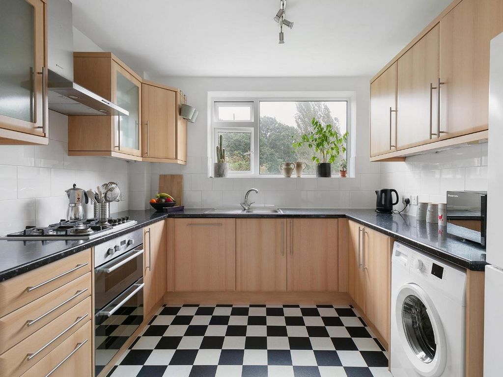 2 bed flat for sale in Auckland Road, London SE19, £350,000 Zoopla