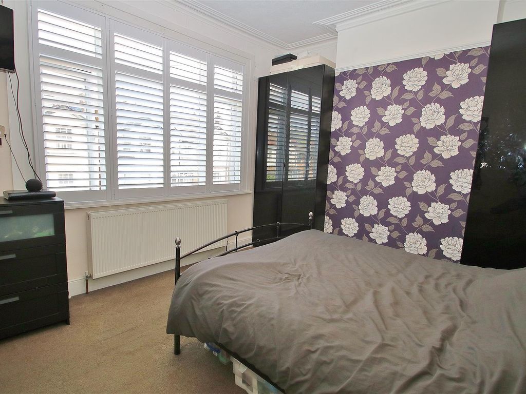 4 bed semidetached house for sale in St. James Avenue, Sutton SM1, £