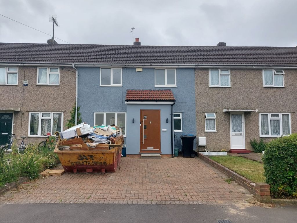 3 bed terraced house to rent in Ritcroft Street, Hemel Hempstead