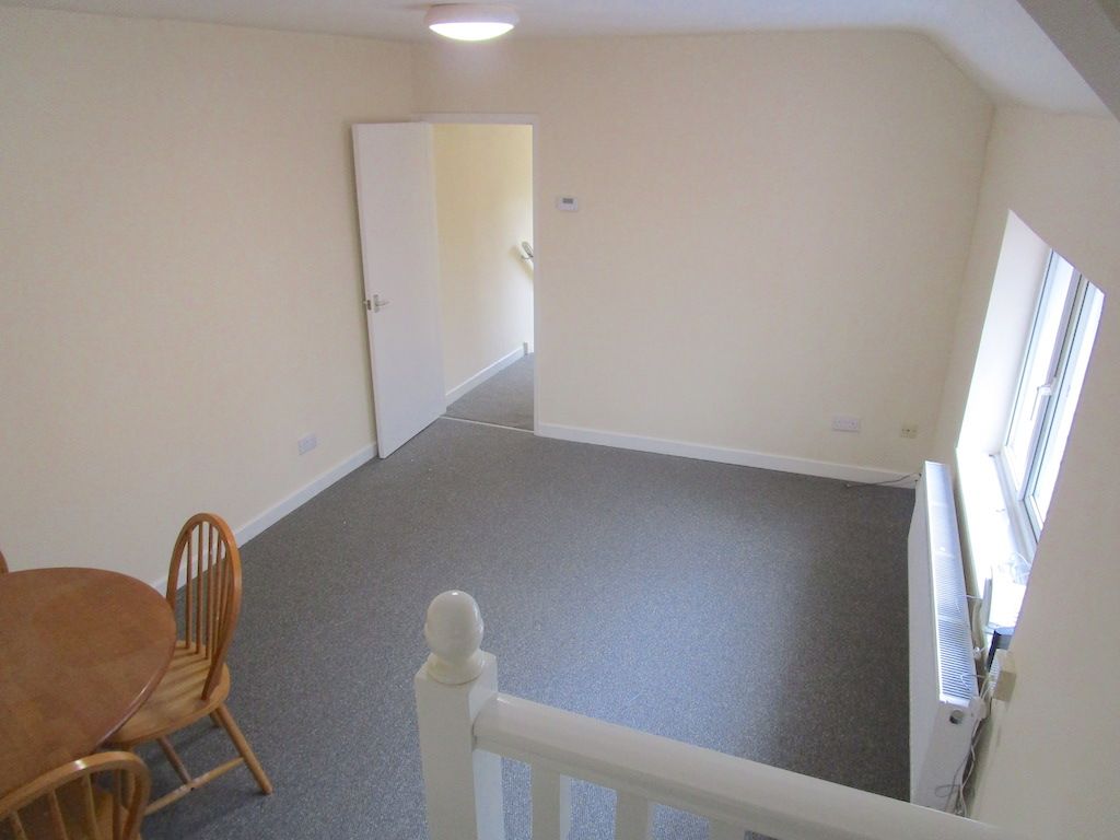 2 bed flat to rent in Birmingham New Road, Bilston WV14, £645 pcm Zoopla