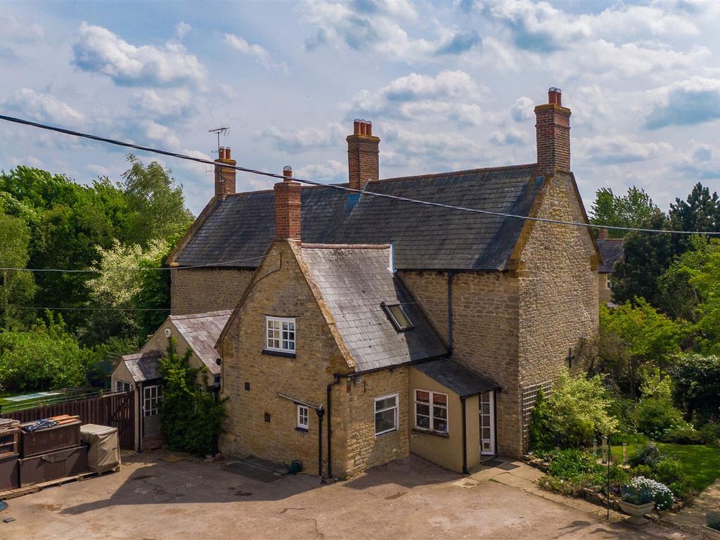 4 bed detached house for sale in Eakley Lanes, Stoke Goldington