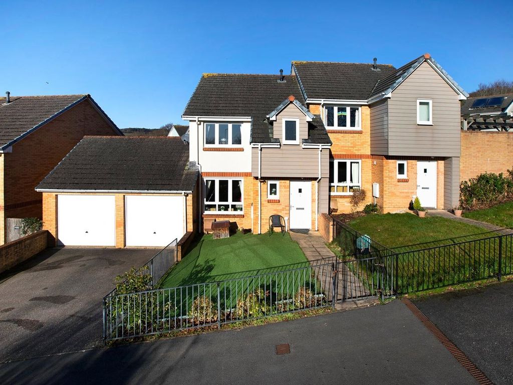 3 bed semidetached house for sale in Chichester Close, Teignmouth TQ14