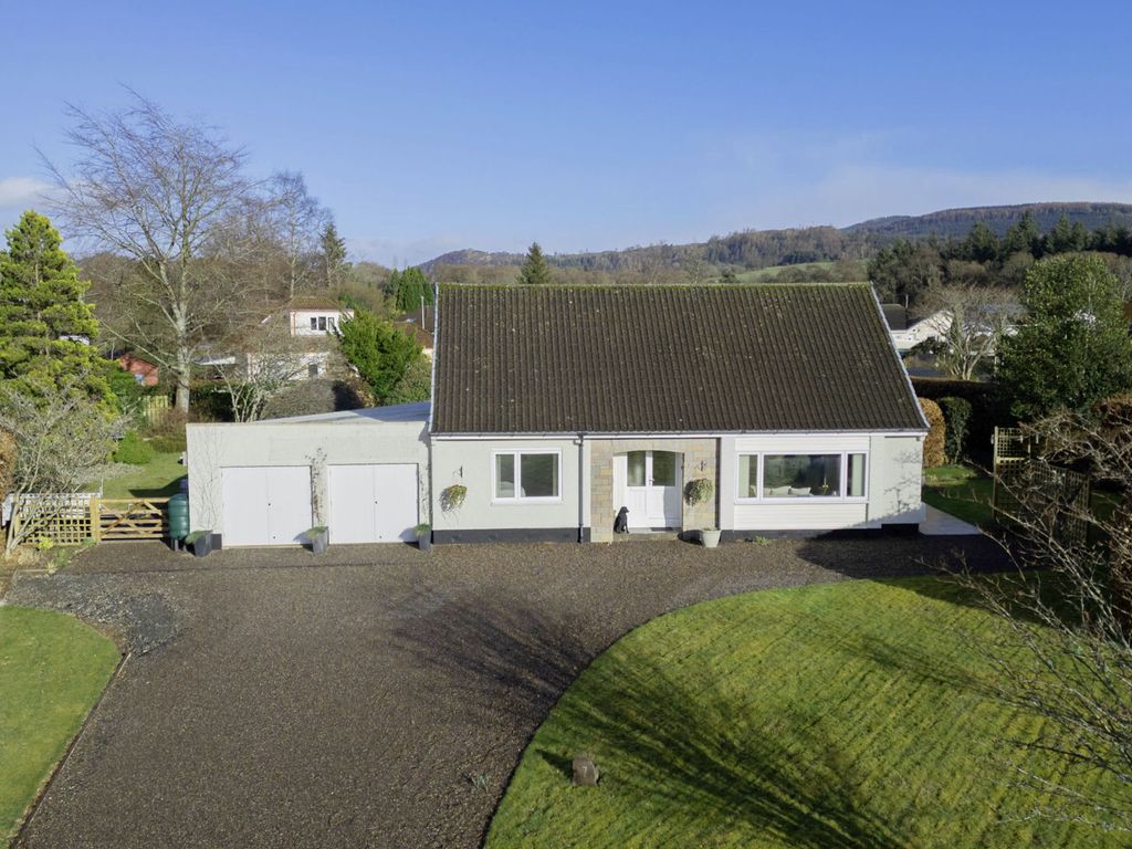 4 bed detached house for sale in Lennoch Circle, Comrie, Crieff PH6, £