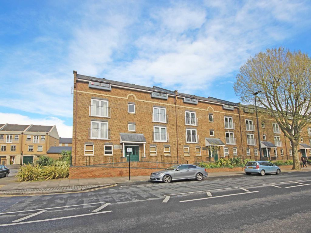 2 bed flat to rent in Manchester Road, London E14, £1,699 pcm Zoopla